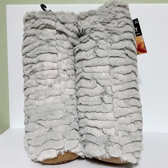 POM POM Bootie Slippers Gray Paw Print Bottoms Womens Small 5 6 - Picture 7 of 16